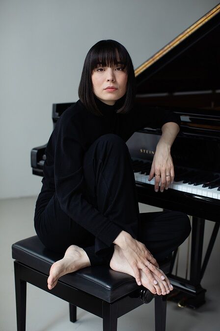 Alice Sara Ott ©Hannes Casper 6317_コンテンツ.jpg