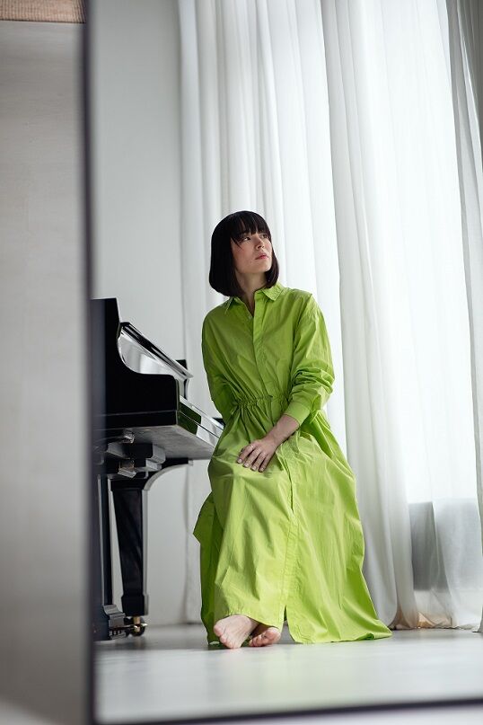 Alice Sara Ott ©Hannes Casper 6115_コンテンツ.jpg